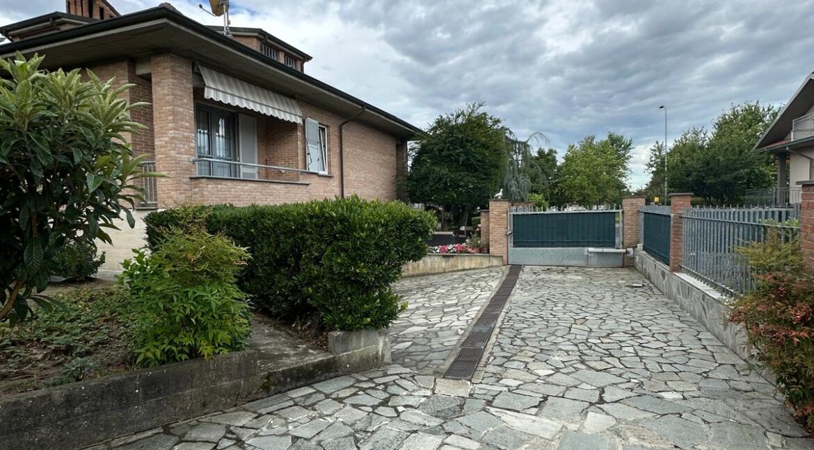 WhatsApp Image 2025-07-28 at 12.09.10 (1)