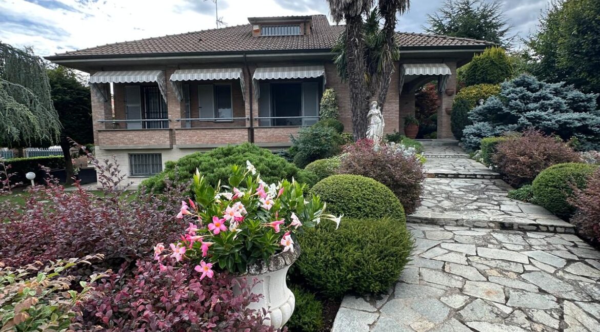 WhatsApp Image 2025-07-28 at 12.09.13 (2)