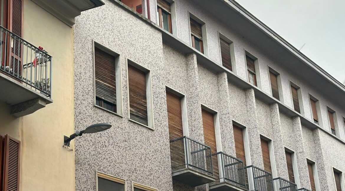 8fe6f231-7f56-45e9-8c3e-a76a653e3cd4