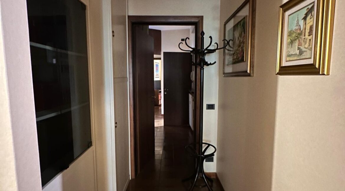 WhatsApp Image 2025-10-27 at 12.10.34