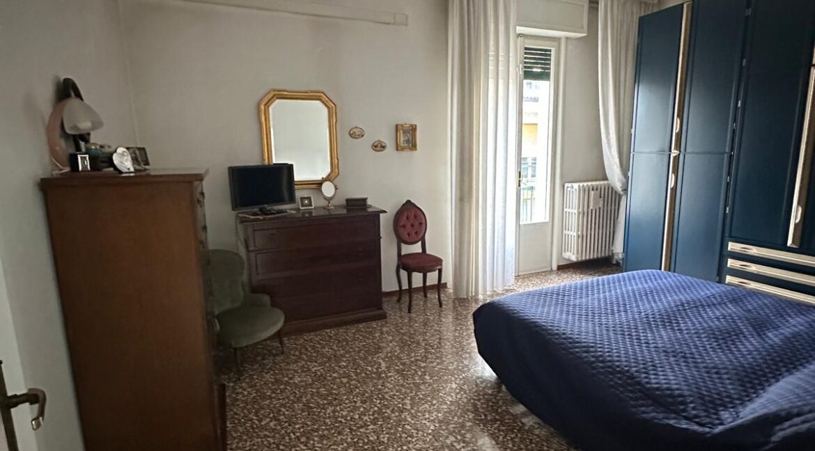 dc013042-0f81-4de2-933c-be61a43521aa